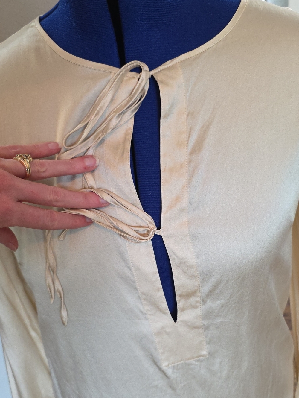 Banana Republic Cream/light Tan Blouse With Ties - Picture 3 of 9